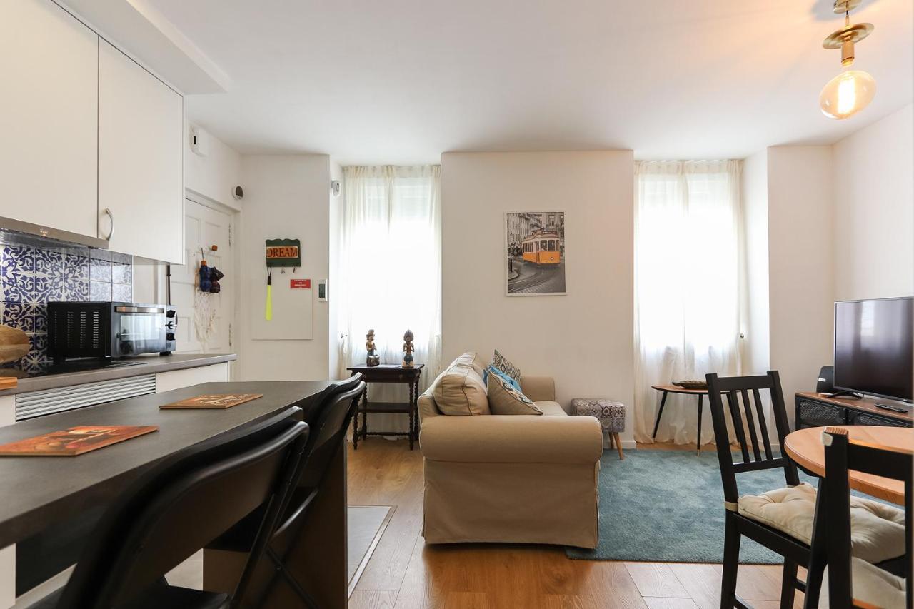 Wal Apartments- 3 Bedrooms With Parking Space Lisbona Esterno foto